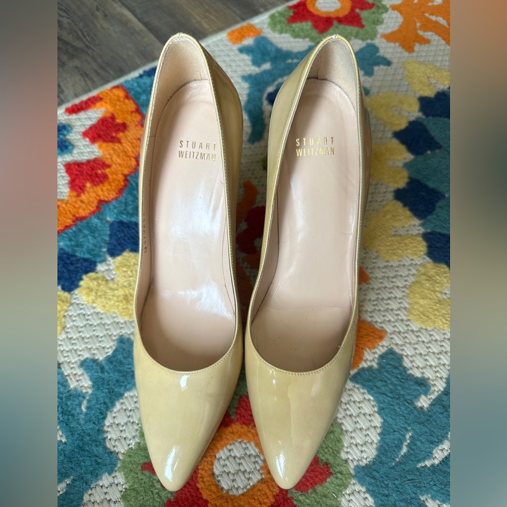 Stuart Weitzman beige pumps size 9